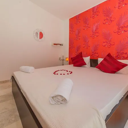 With A Parking Space - 18537 Apartment Vir